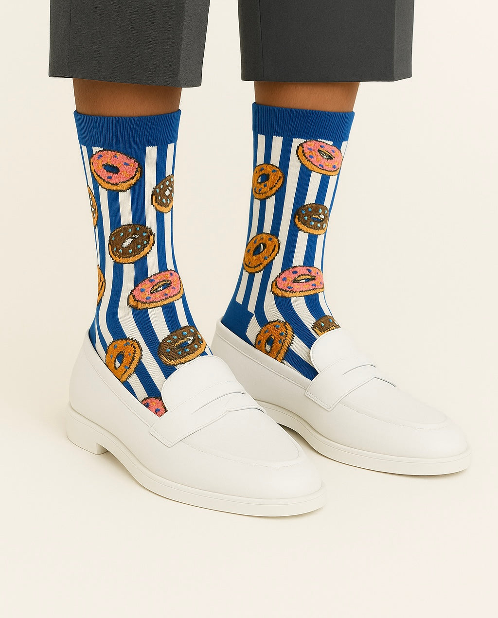 Chaussettes fun Sweet Donut Stripe – Motifs Donuts rayées bleues et blanches et originales