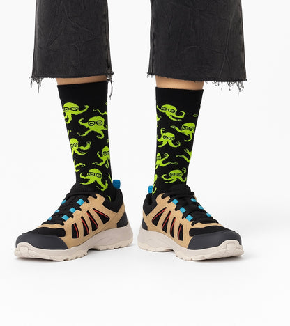 Chaussettes fun Cyber Octopus – Motifs Pieuvres pixel vert néon et noires et originales