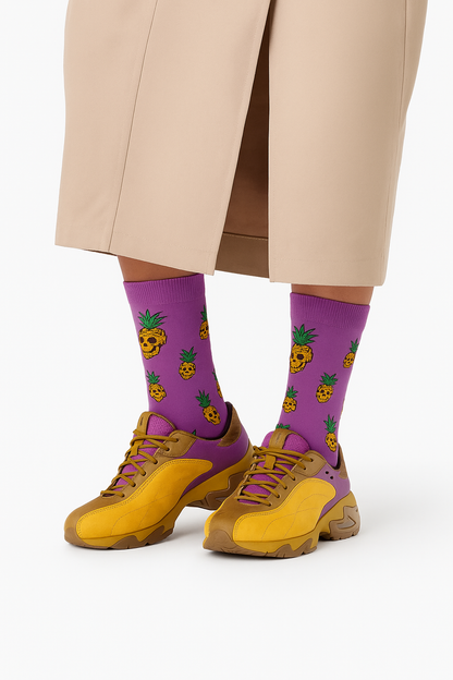 Chaussettes Fun Pineapple Skull – Motifs Ananas et crânes violettes et originales